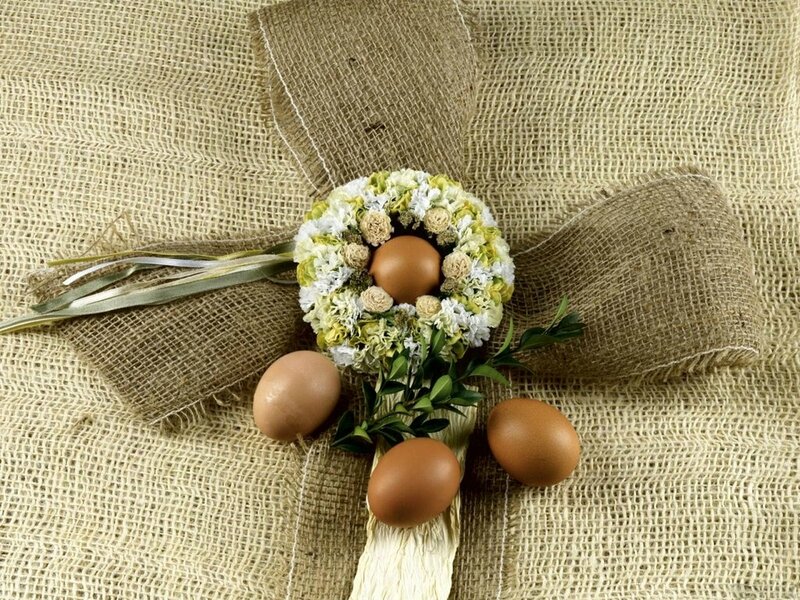 Easter Eggs and Flowers — Brown
