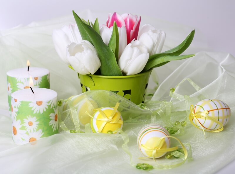 Easter Eggs and Tulips — Green