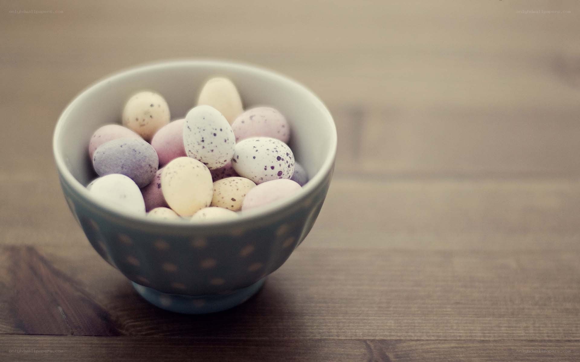 Easter eggs in a bowl