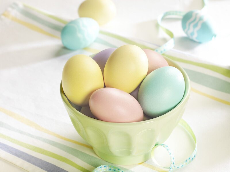 Easter eggs in a bowl