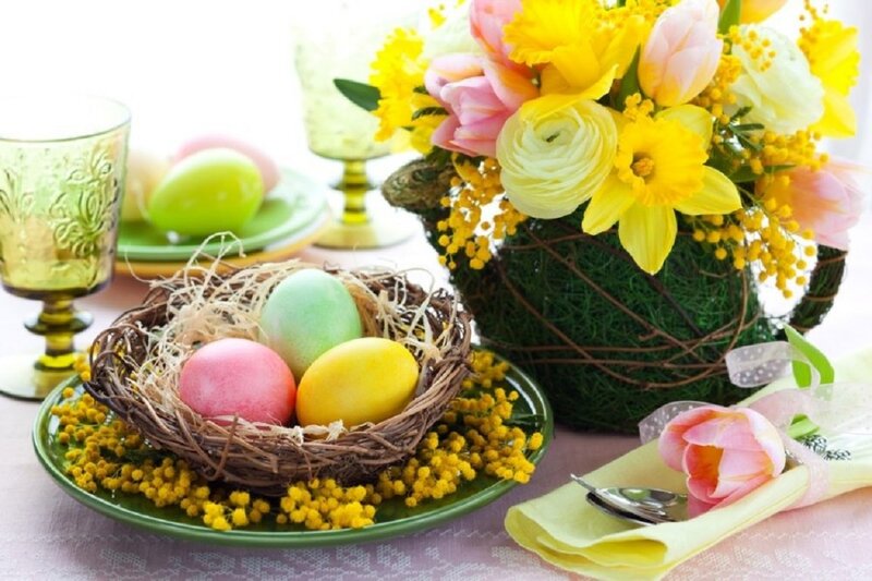 Easter Eggs in Nest — Yellow, Festive, Spring