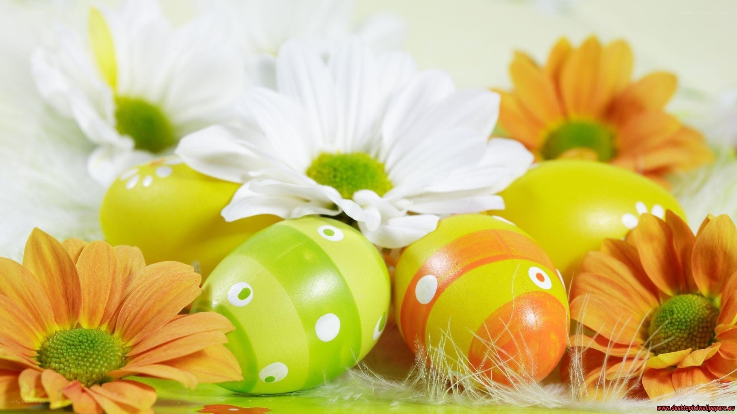 Easter eggs with flowers