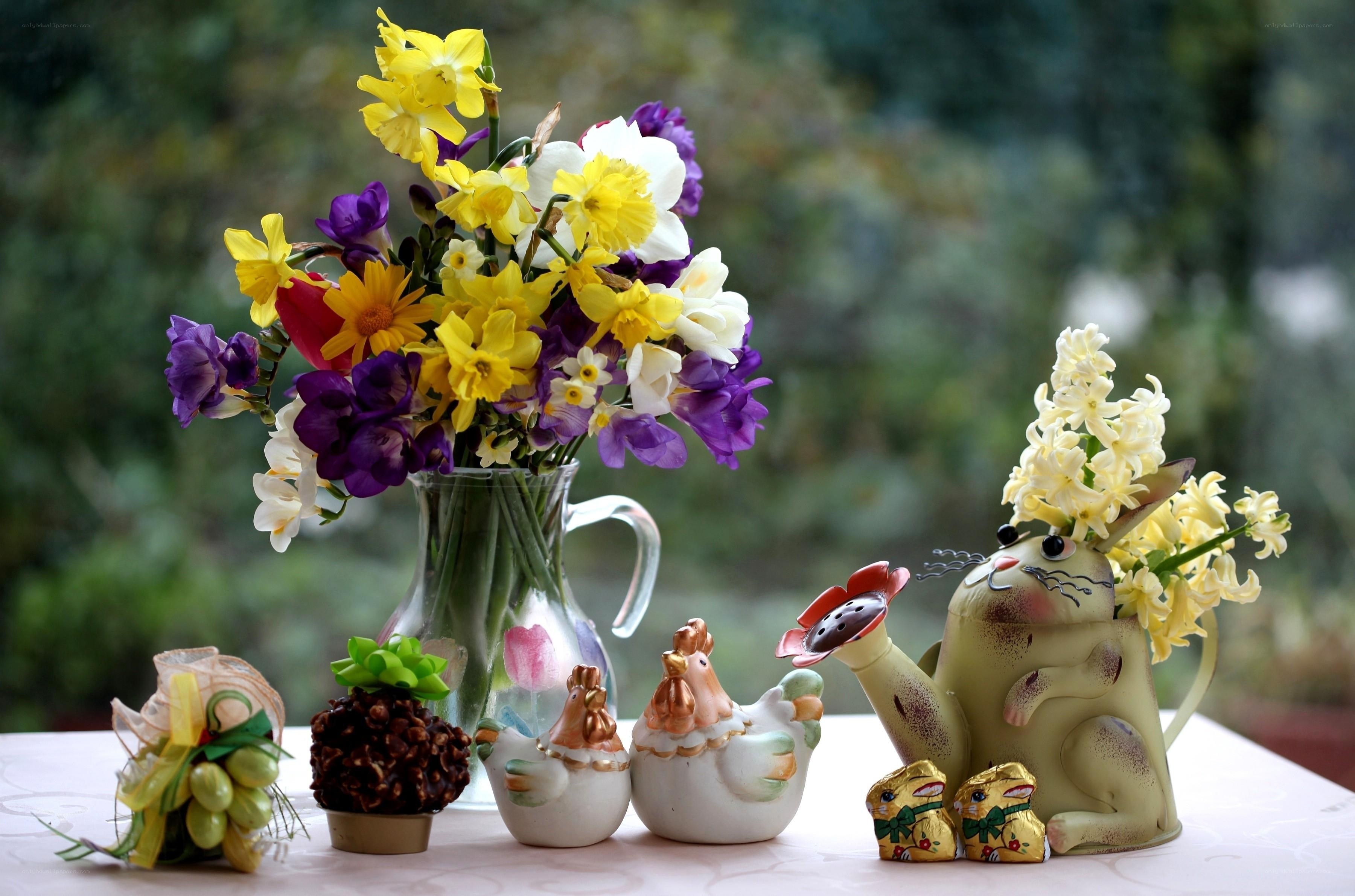 Easter flowers and figurines