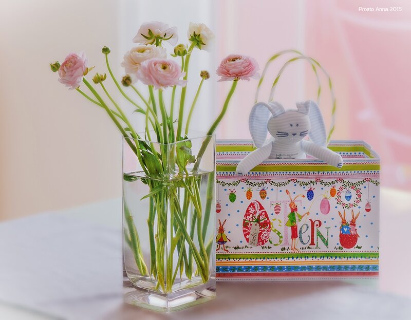 Easter Gift Box with Flowers — Pink