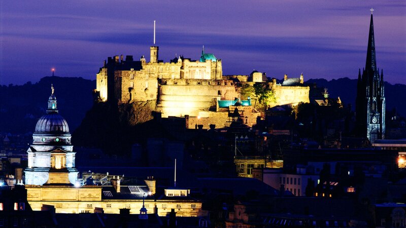 Edinburgh Castle at Night — Purple