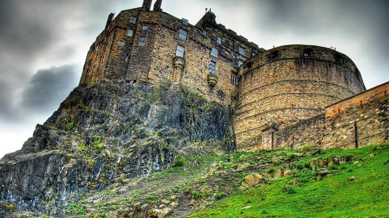 Edinburgh Castle — Green, Dramatic