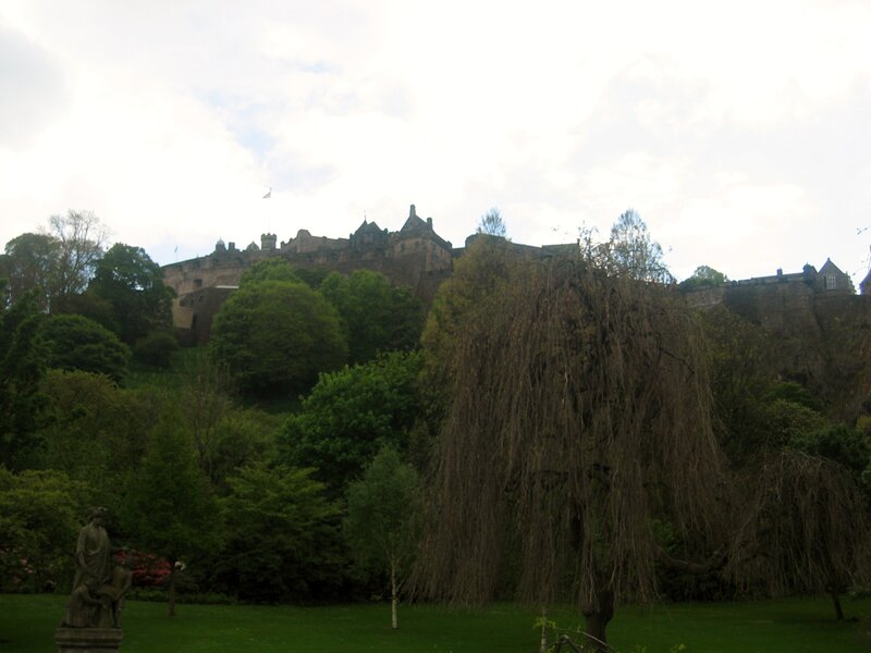 Edinburgh Castle — Green, Serene