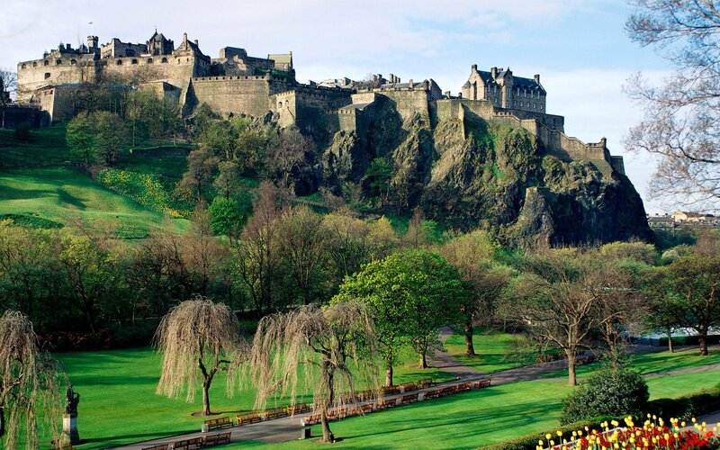 Edinburgh Castle in spring