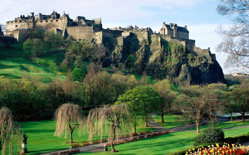 Edinburgh Castle in spring