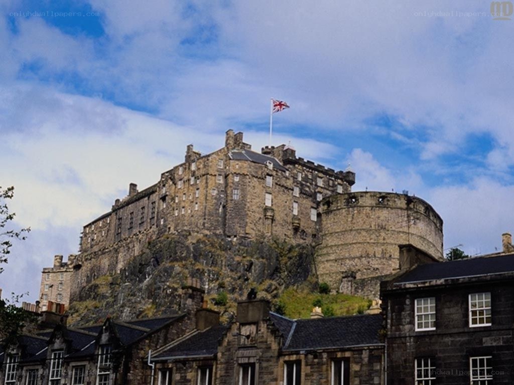 Edinburgh Castle on a cloudy day
