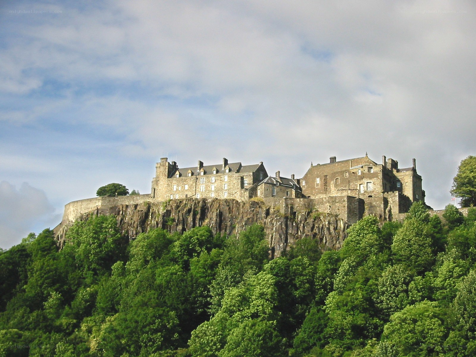 Edinburgh Castle on a cloudy day