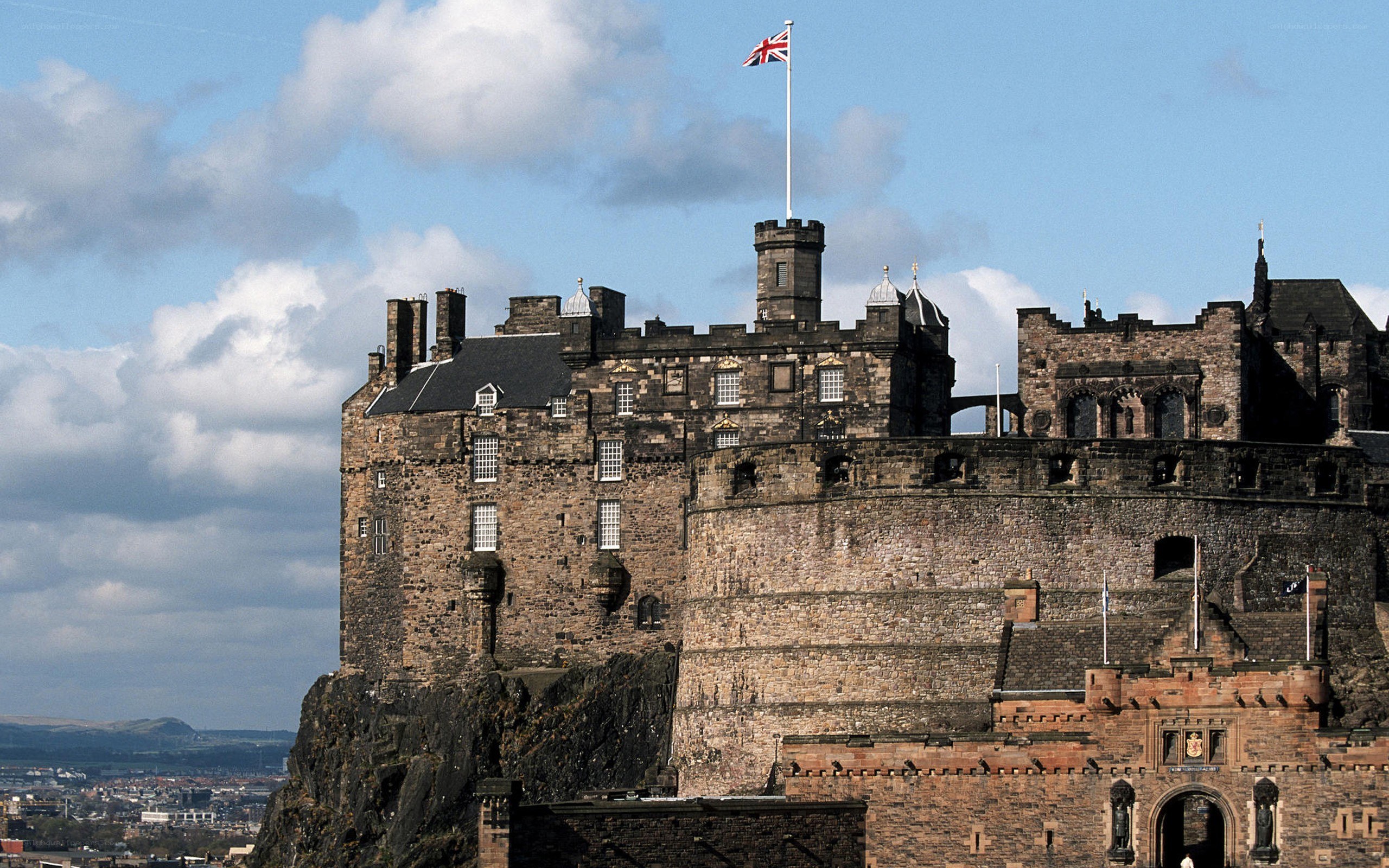 Edinburgh Castle on a cloudy day