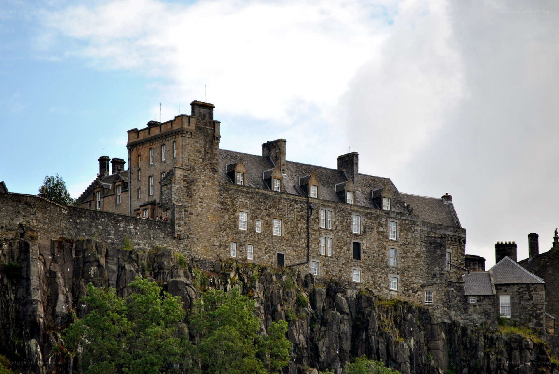 Edinburgh Castle on a cloudy day