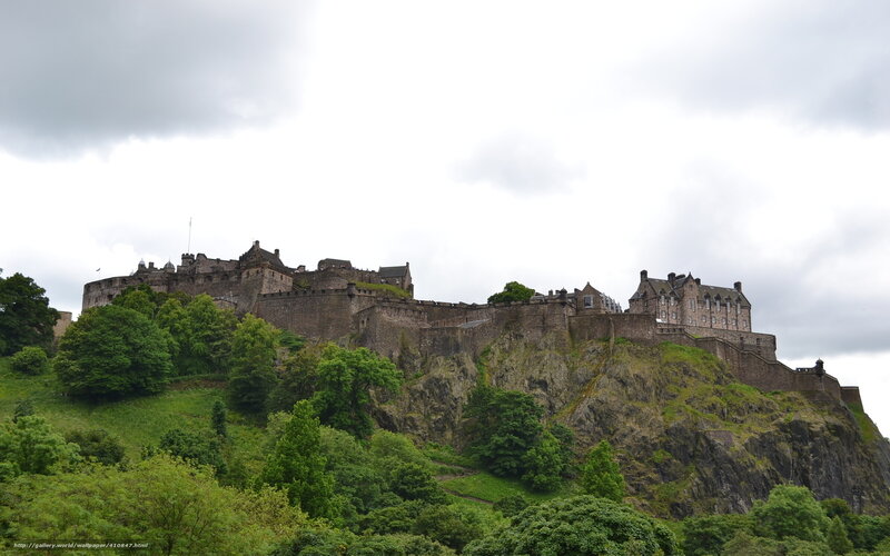 Edinburgh Castle on a cloudy day