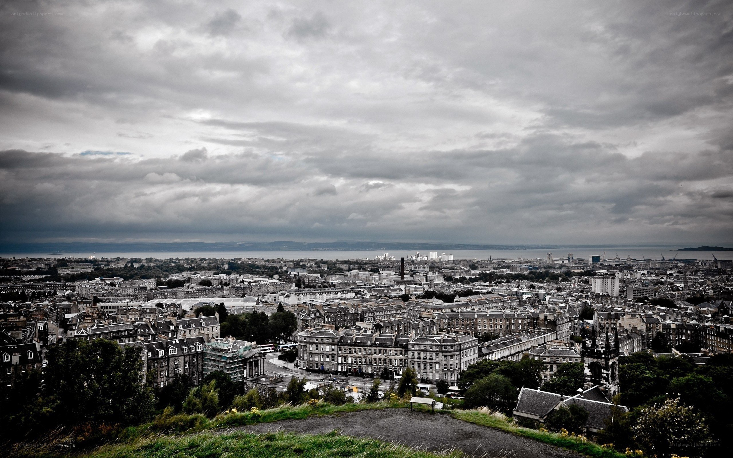 Edinburgh cityscape view