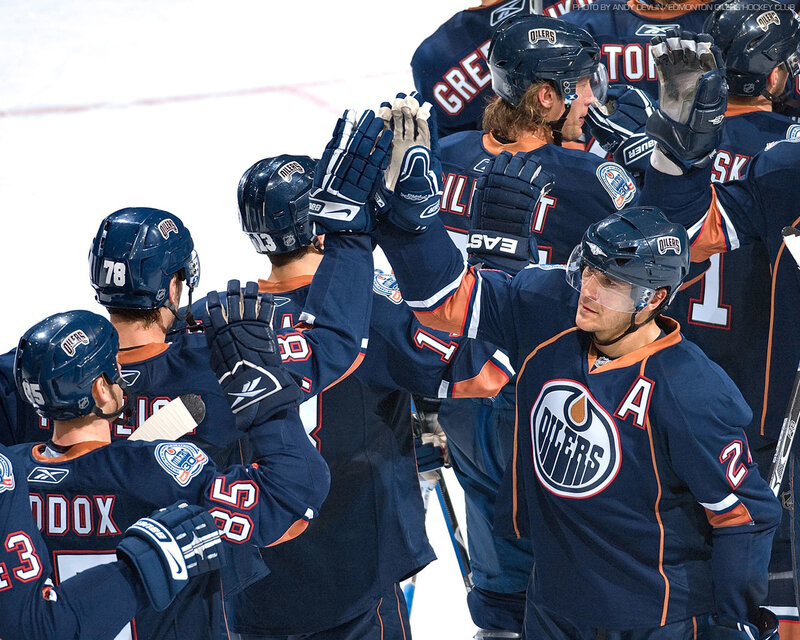 Edmonton Oilers celebrate on ice