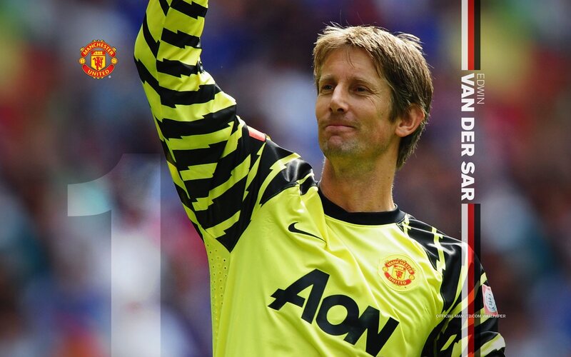 Edwin van der Sar celebrates