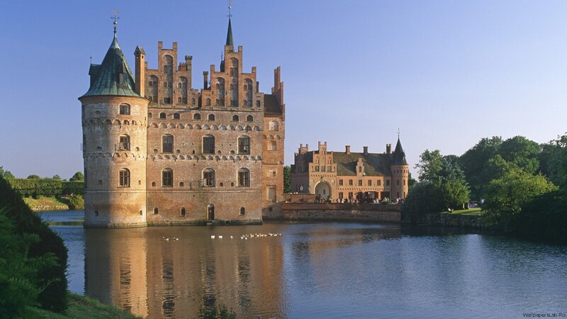 Egeskov Castle — Blue, Serene
