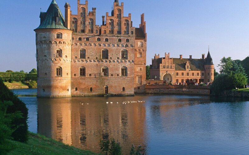 Egeskov Castle — Blue