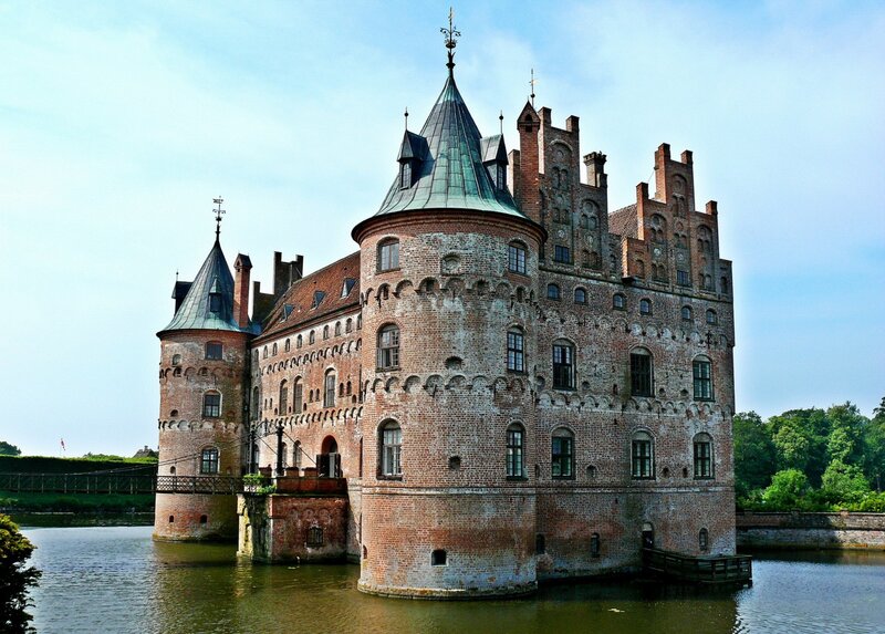 Egeskov Castle — Brown, Serene