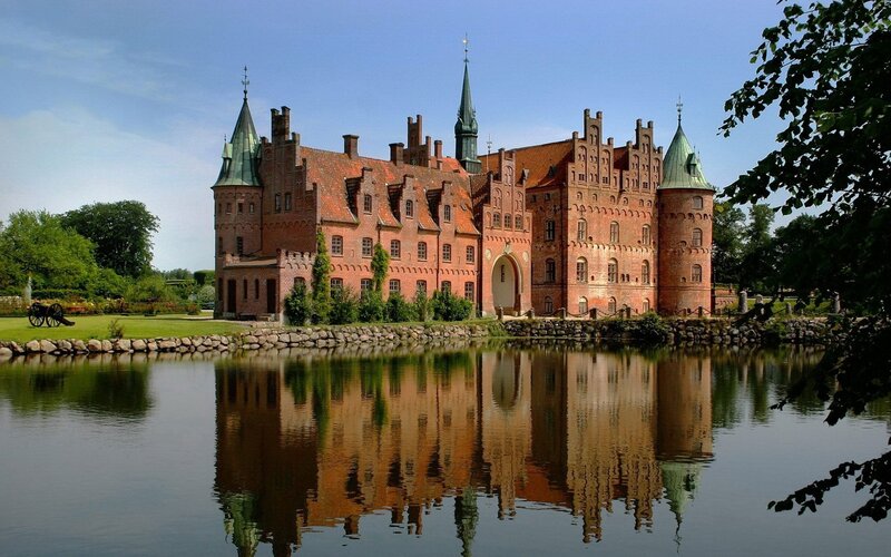 Egeskov Castle — Brown