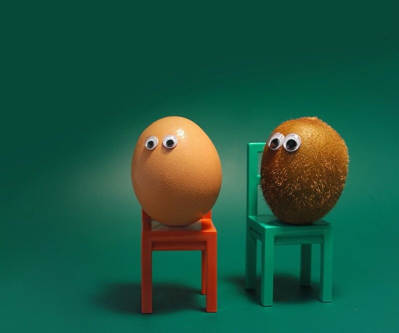 Egg and kiwi with googly eyes