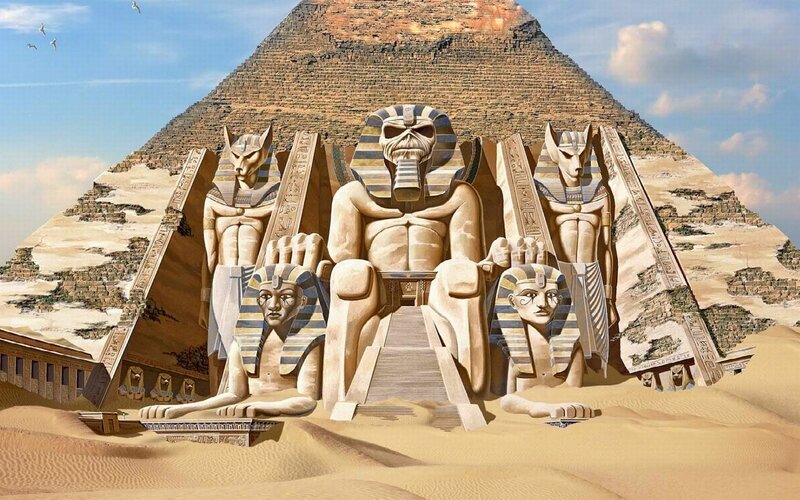 Egyptian Statues and Pyramid — Beige