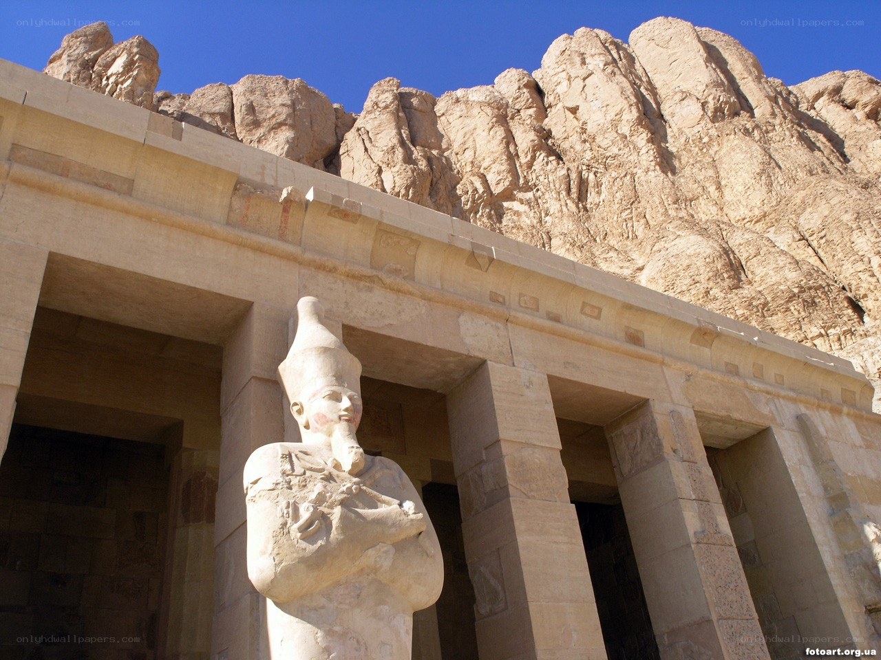Egyptian temple statue