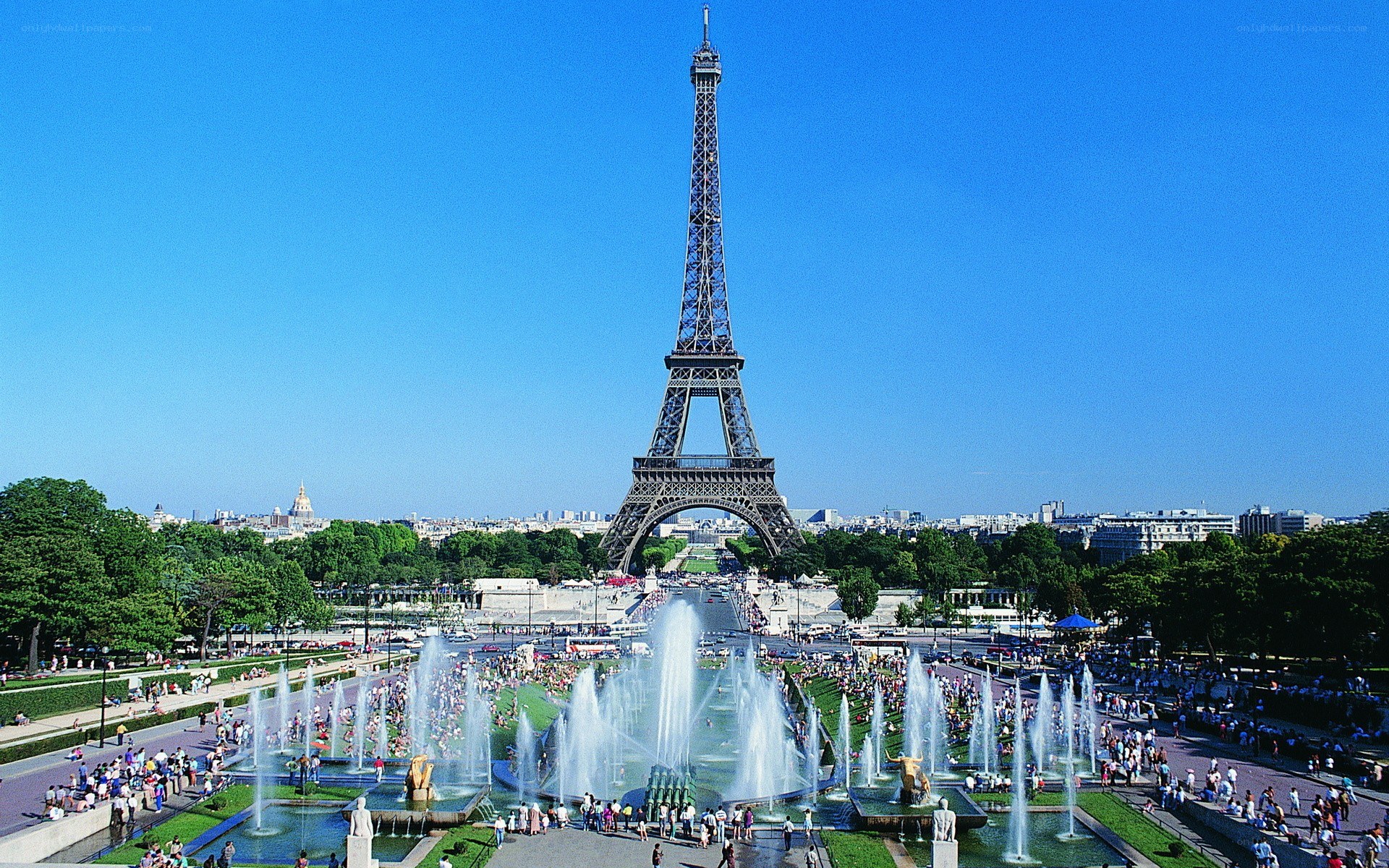 Eiffel Tower and fountains
