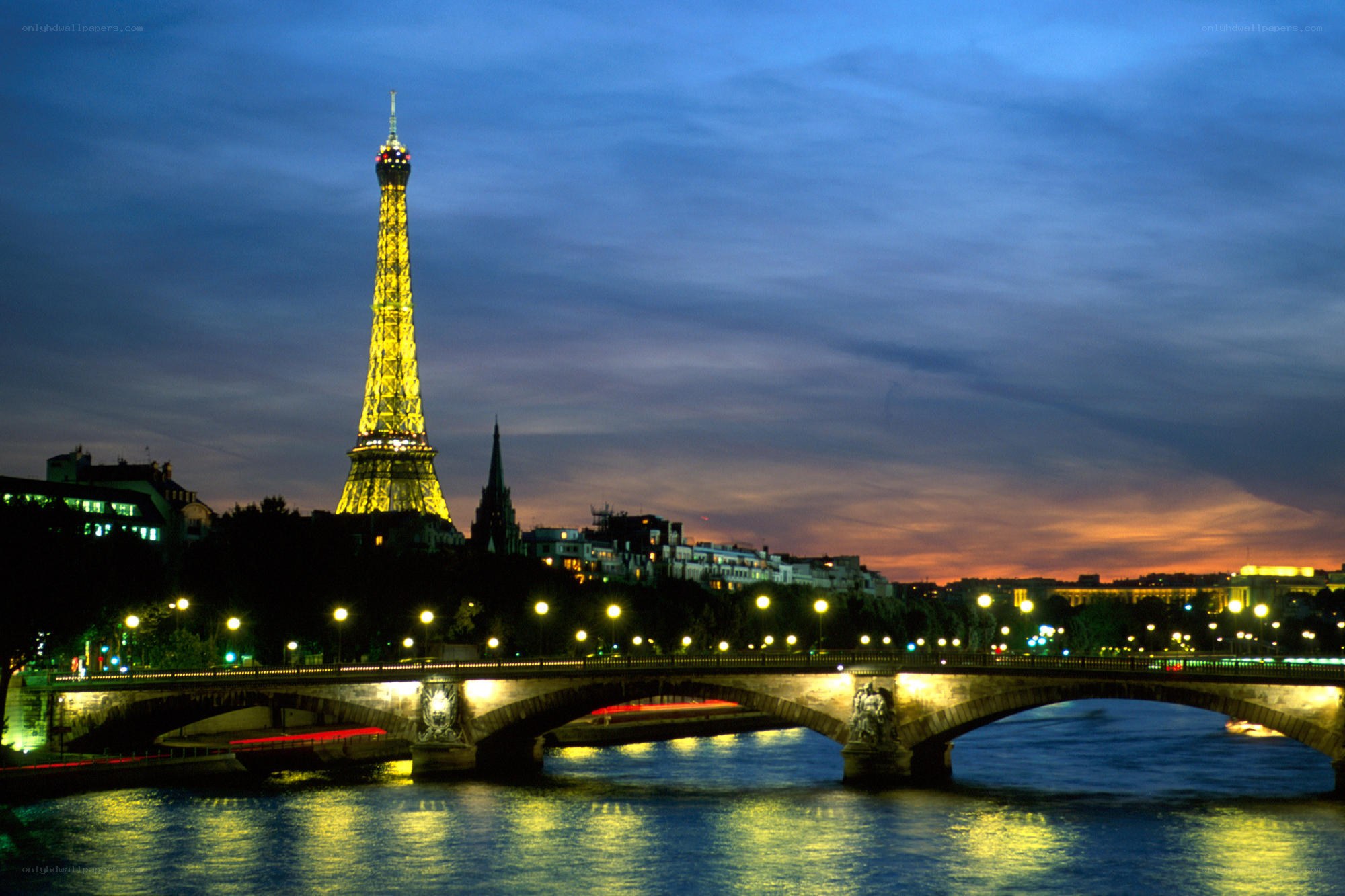 Eiffel Tower at dusk