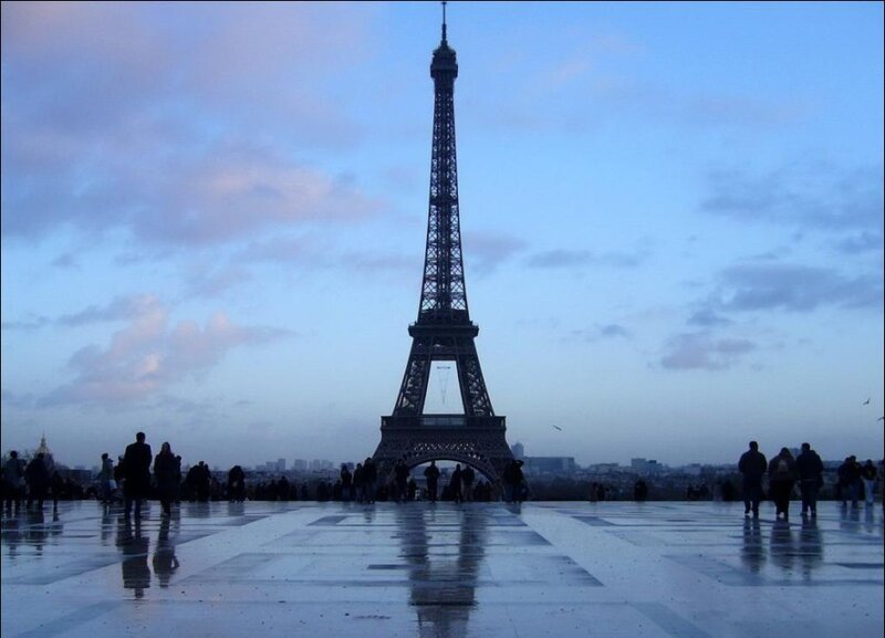 Eiffel Tower at dusk