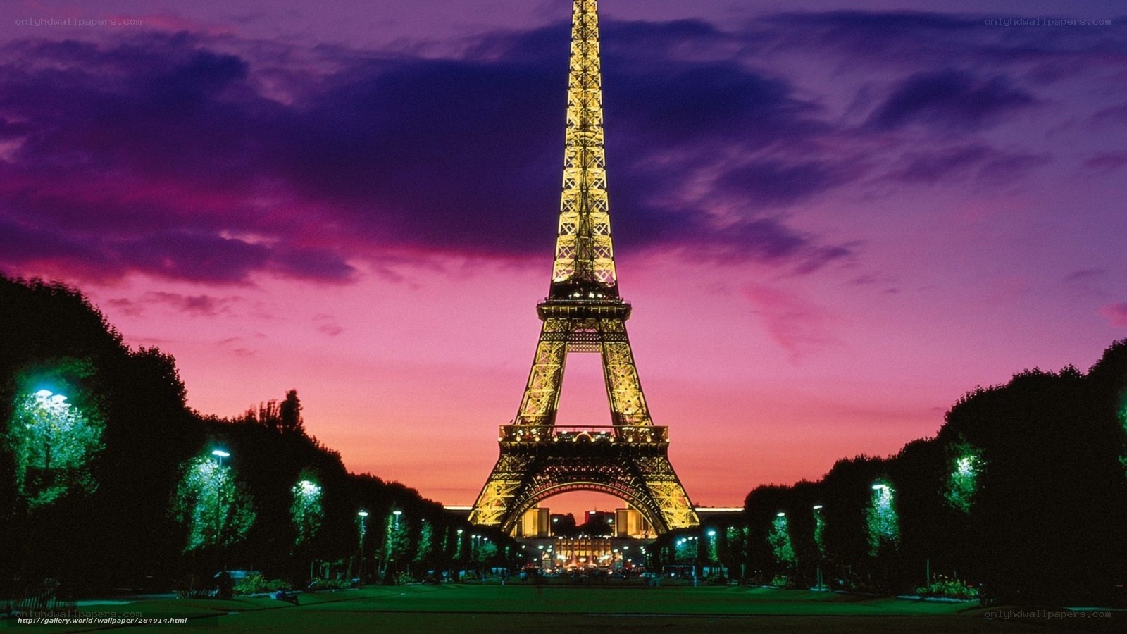 Eiffel Tower at dusk