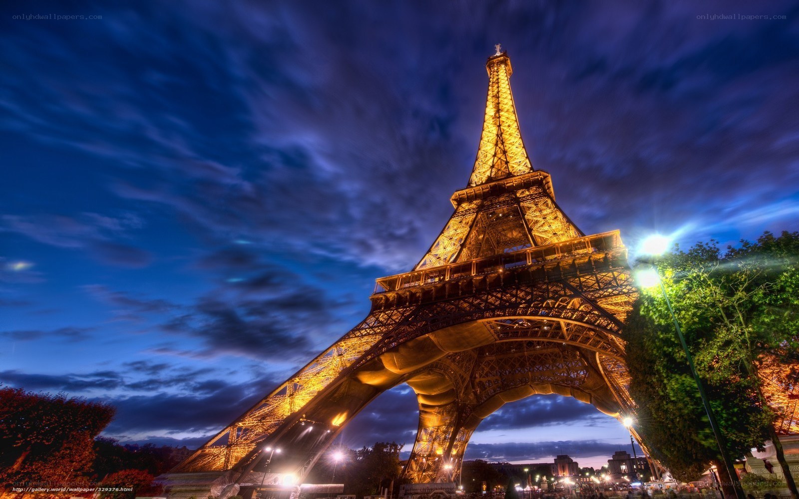 Eiffel Tower at dusk