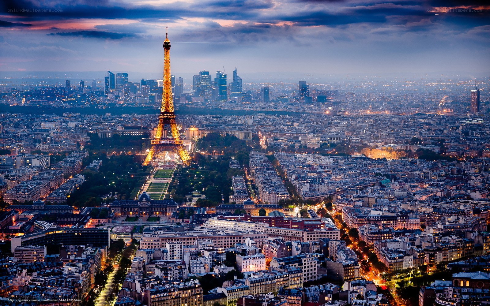 Eiffel Tower at dusk