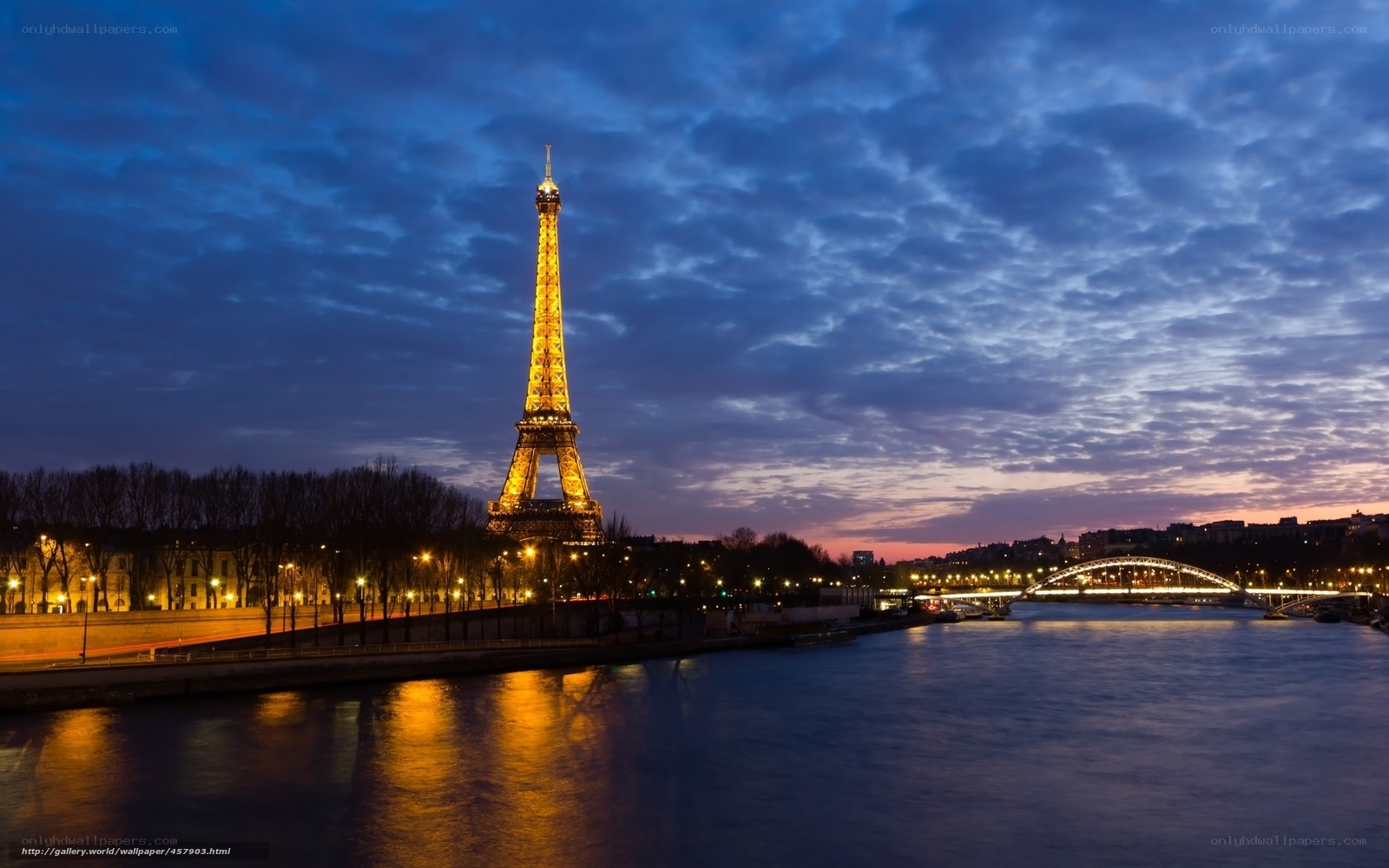 Eiffel Tower at dusk