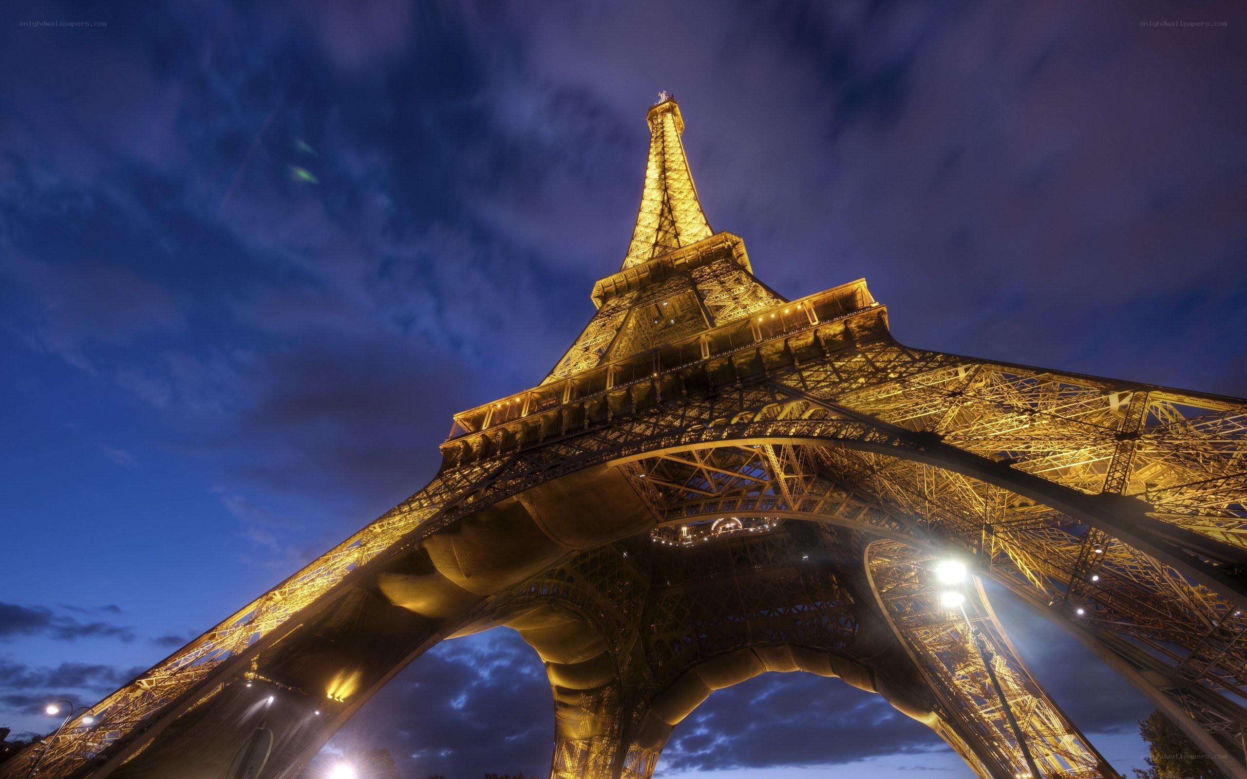 Eiffel Tower at dusk