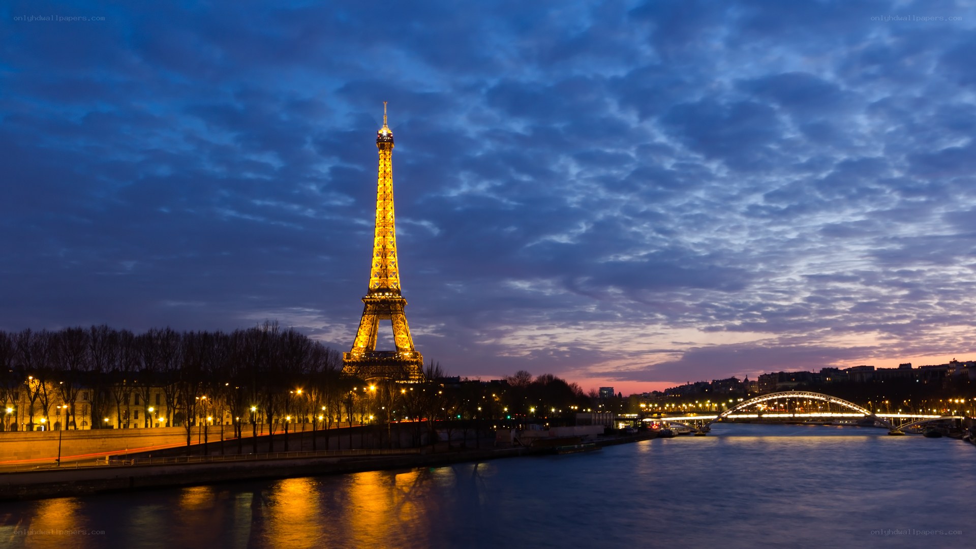 Eiffel Tower at dusk