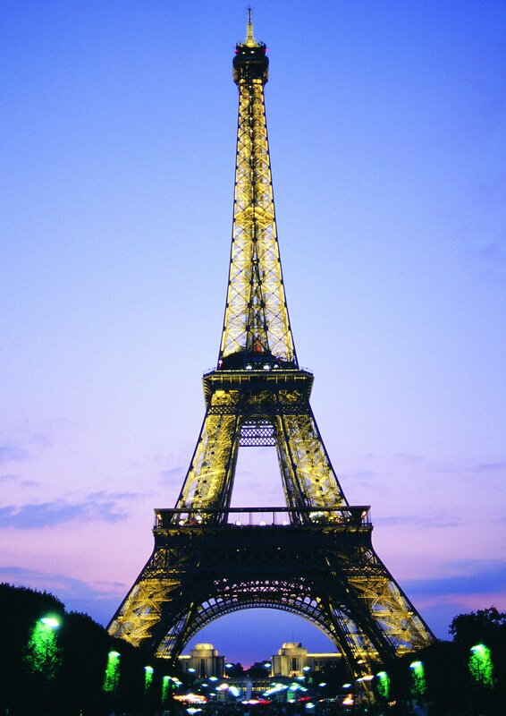 Eiffel Tower at dusk