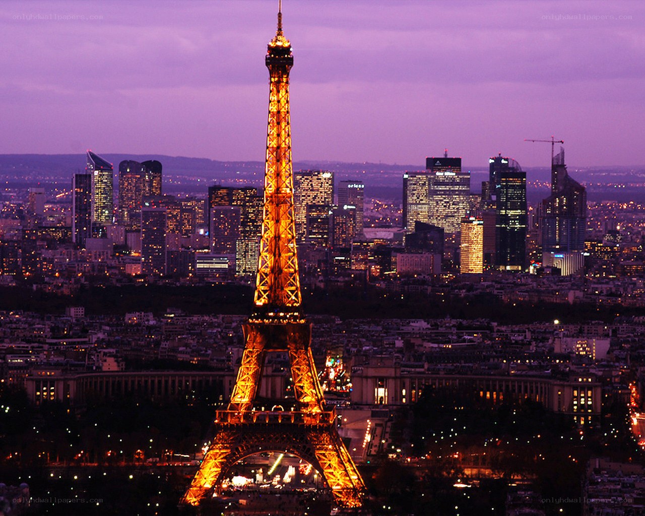 Eiffel Tower at dusk