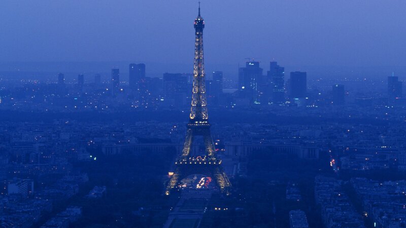 Eiffel Tower at dusk
