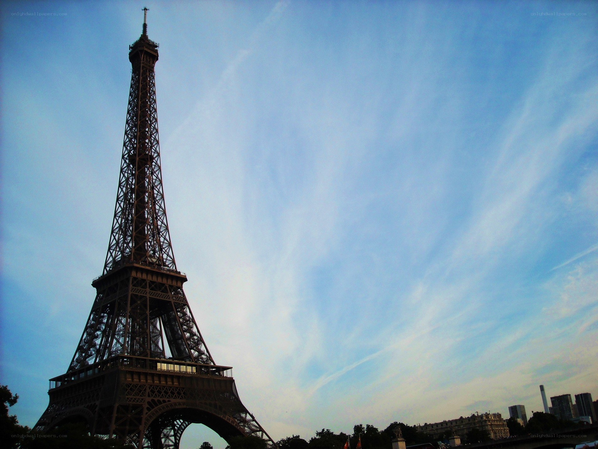 Eiffel Tower at dusk