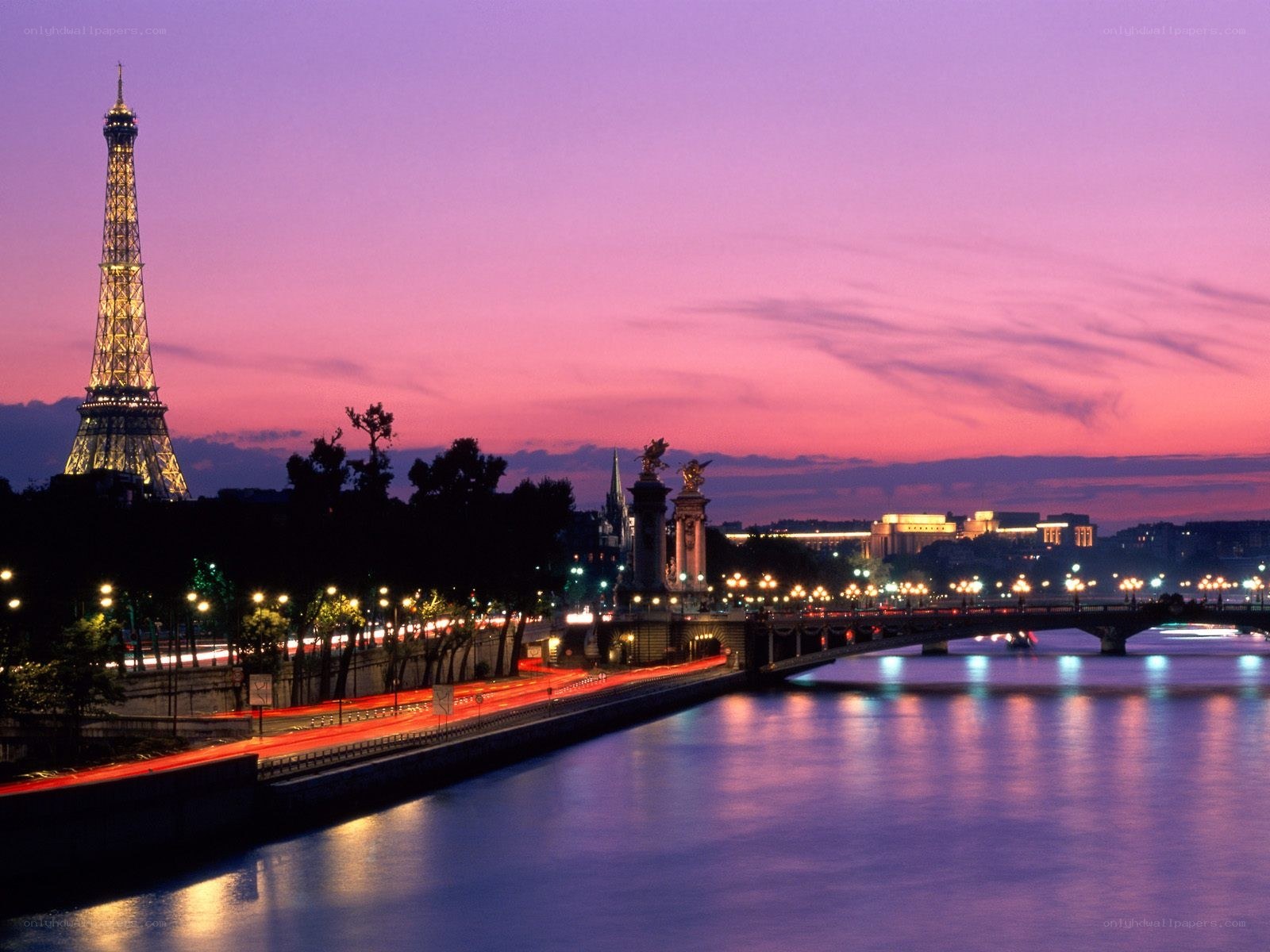 Eiffel Tower at dusk