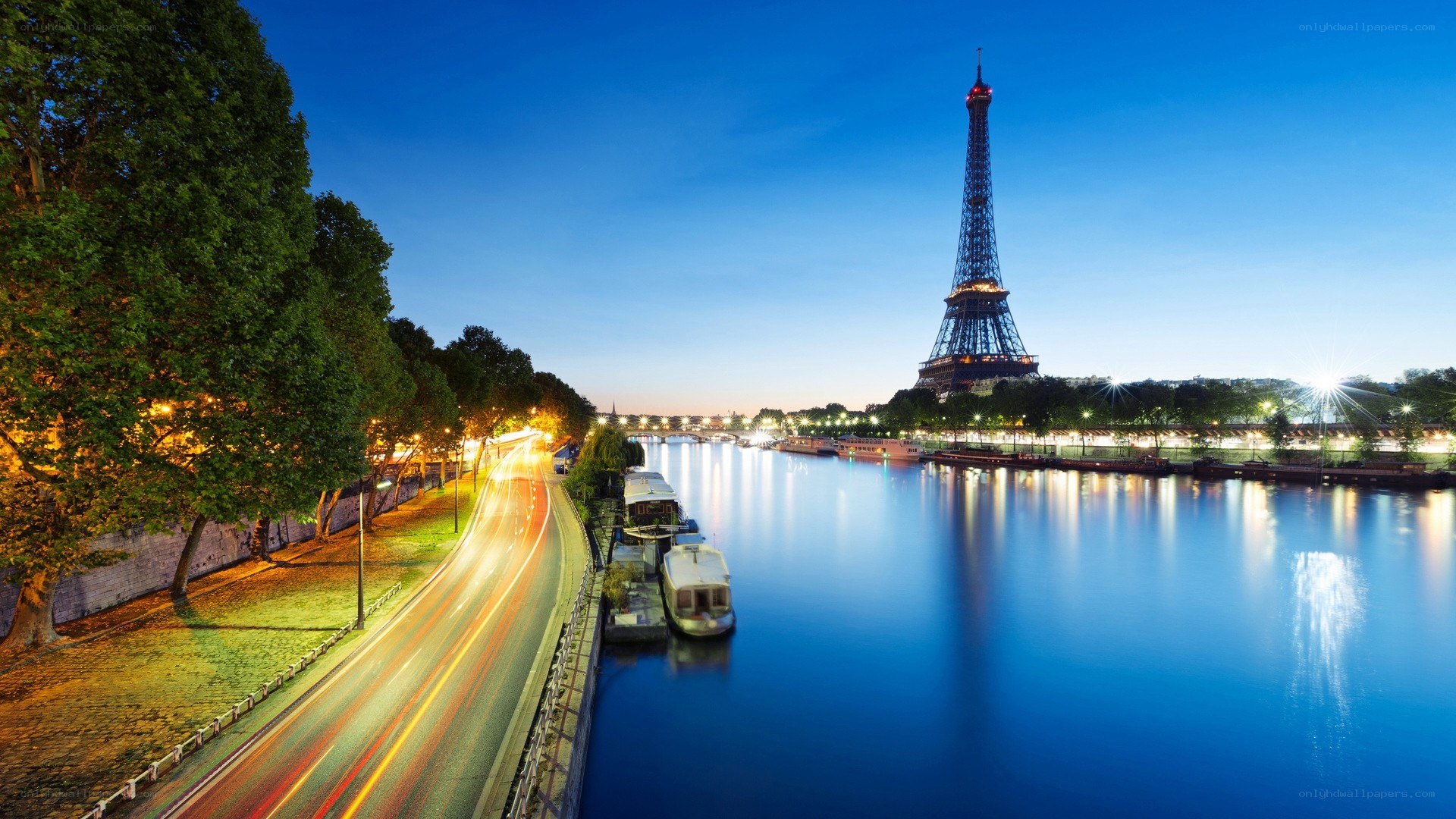 Eiffel Tower at dusk