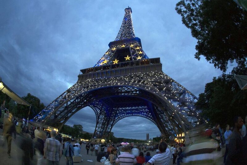 Eiffel Tower at Dusk — Blue, Dramatic, Night