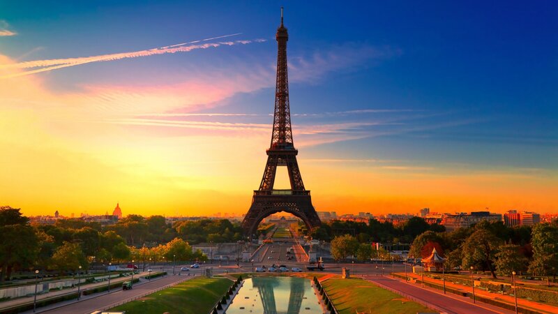 Eiffel Tower at Sunset — Blue, Serene