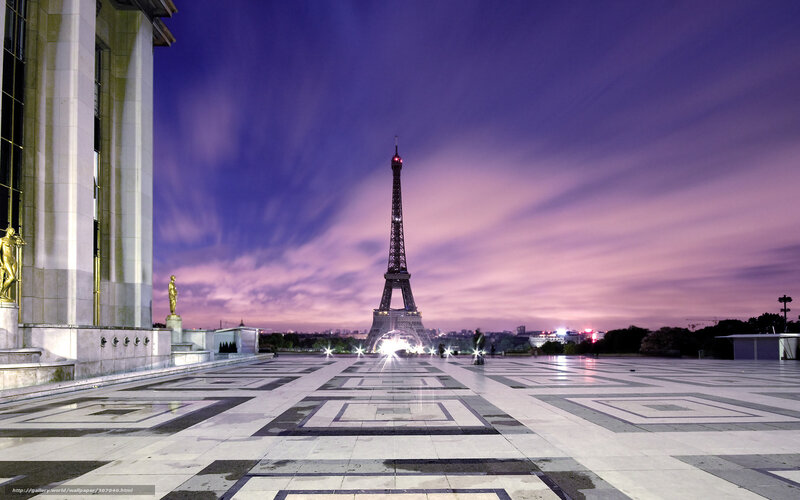 Eiffel Tower at twilight