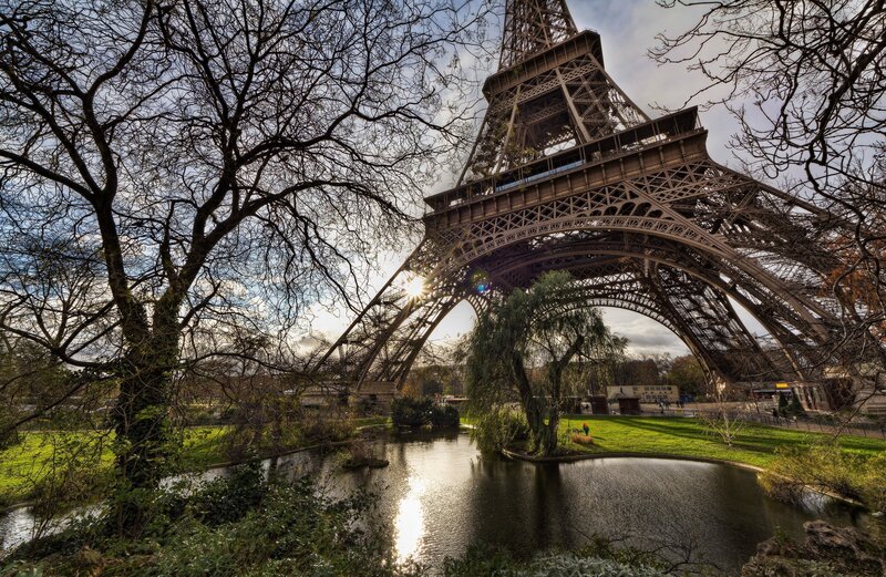 Eiffel Tower Base — Green