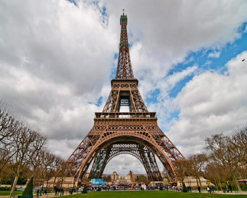 Eiffel Tower in Paris — Blue, Dramatic