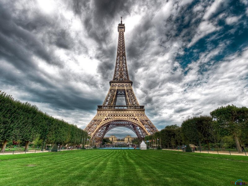 Eiffel Tower in Paris — Green, Dramatic, Afternoon, Photograph, Clouds