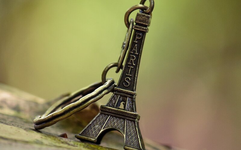Eiffel Tower Keychain — Bronze, Calm, Photograph